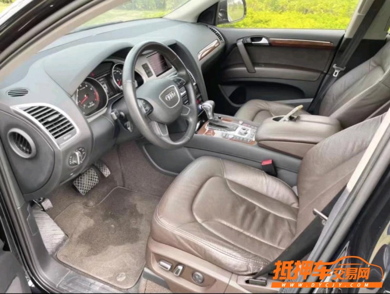 濟寧14年奧迪Q77