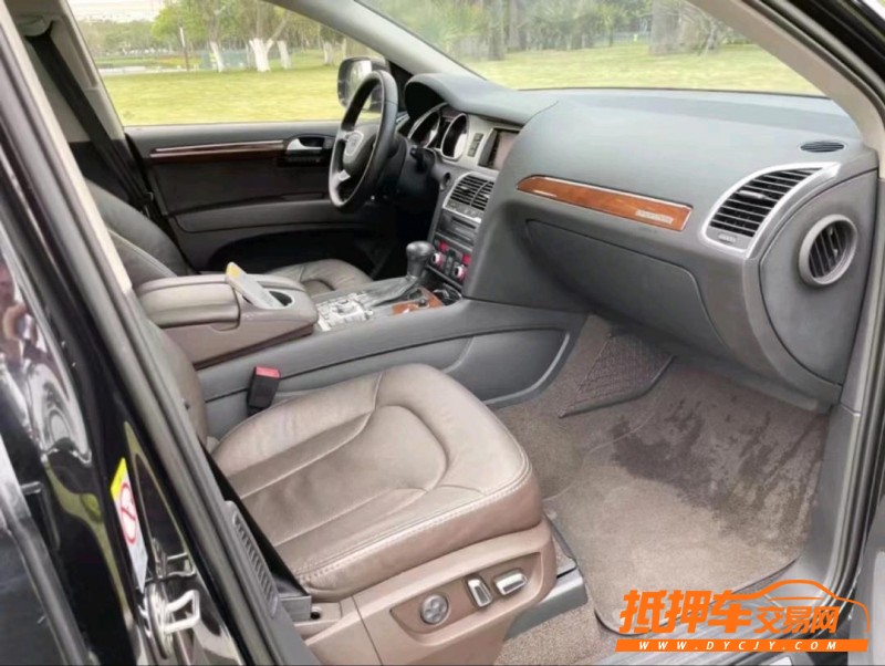 濟寧14年奧迪Q78
