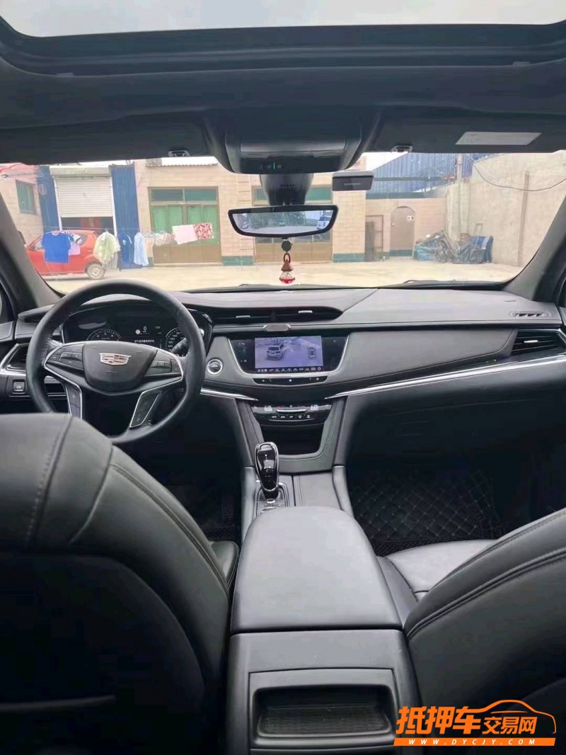 保定19年凱迪拉克XT56