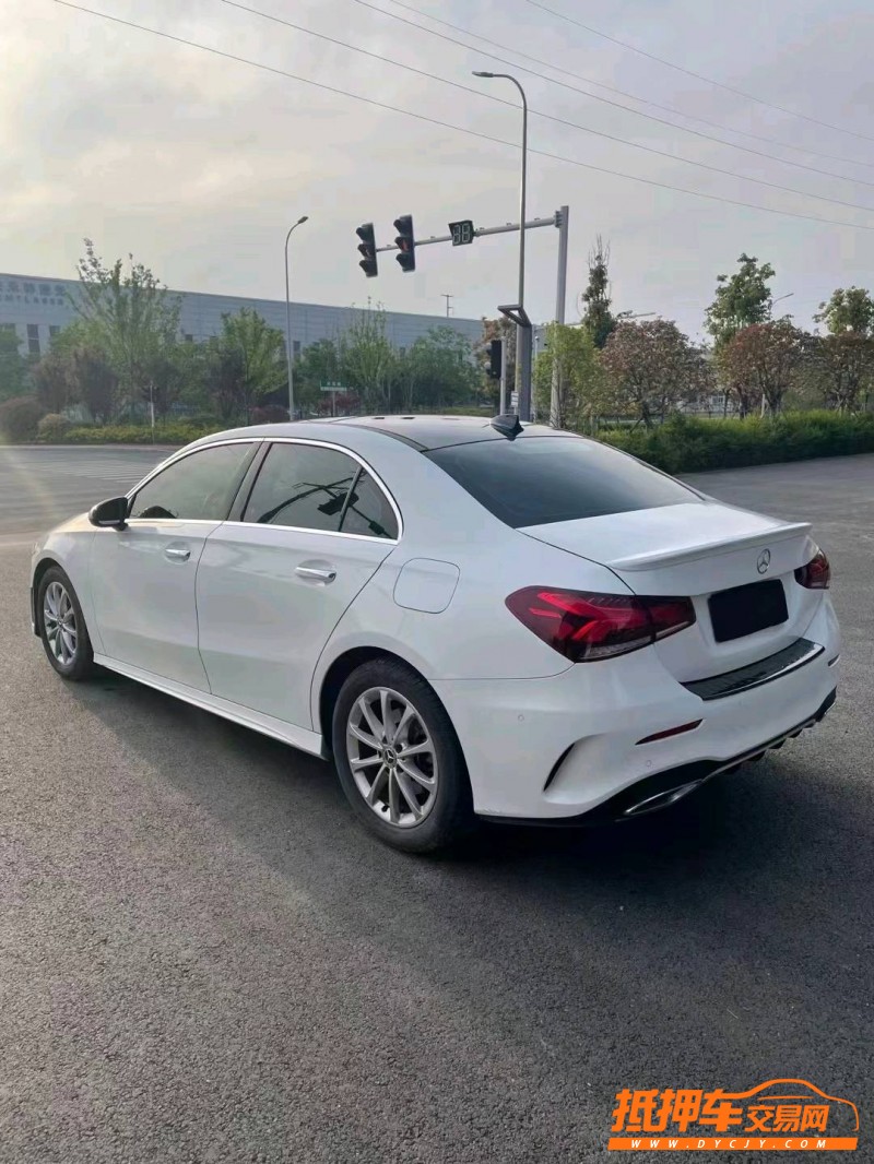 徐州19年奔驰A2