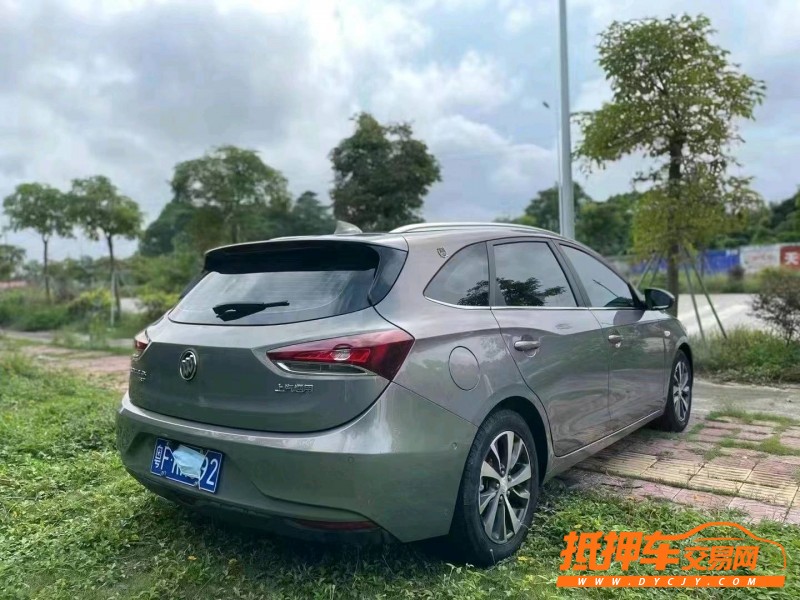 佛山18年别克阅朗8