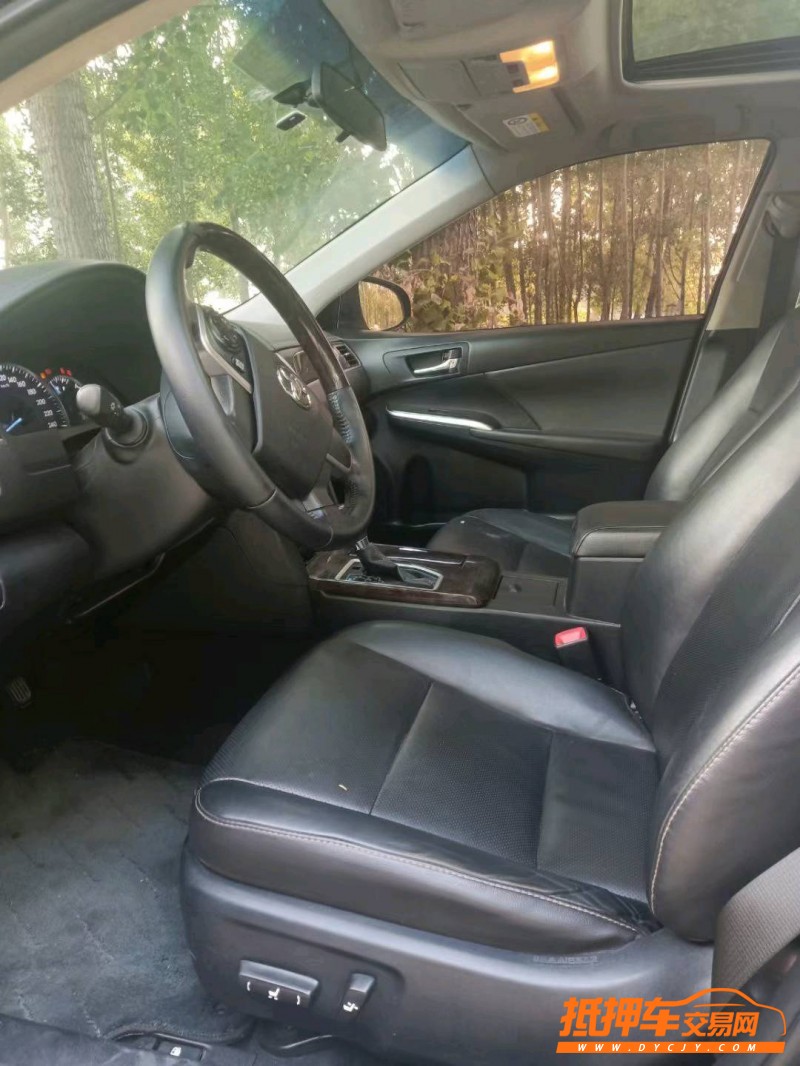 潍坊17年丰田凯美瑞4