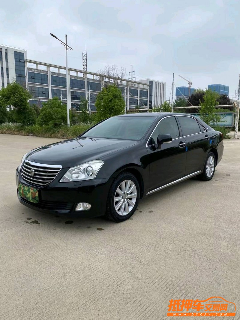 徐州11年丰田皇冠3