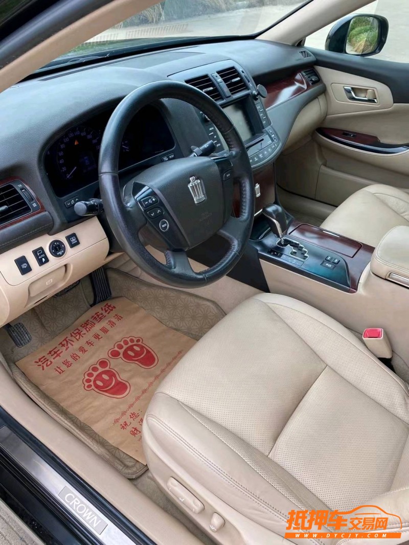 徐州11年丰田皇冠4