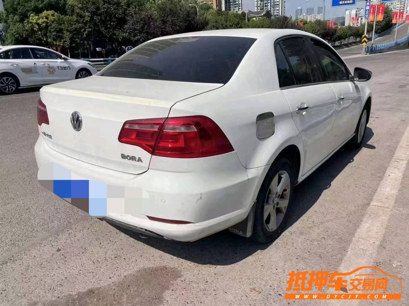 重慶13年大眾寶來9