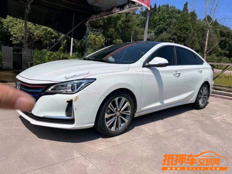 重慶20年長安汽車睿馳CC8