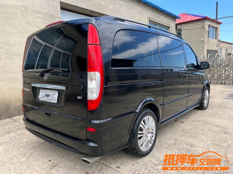 沈阳10年奔驰唯雅诺4