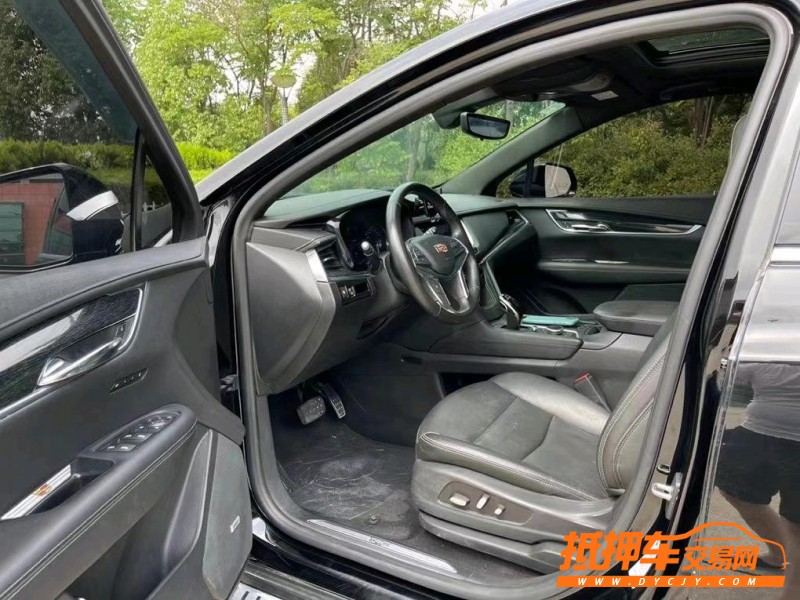 盐城20年凯迪拉克XT56