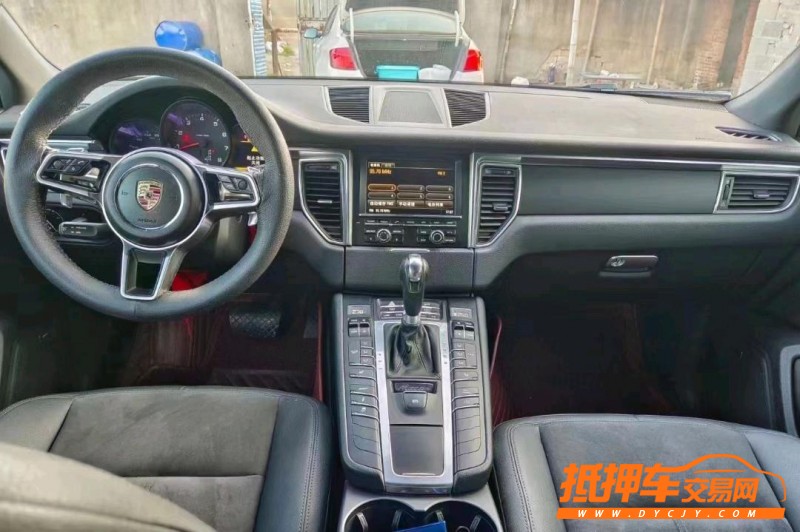 紹興14年保時捷Macan5