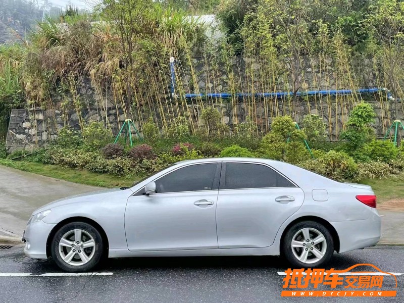 广州11年丰田锐志6