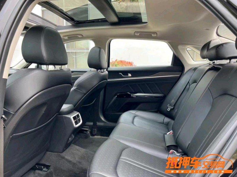 鹽城21年起亞K55