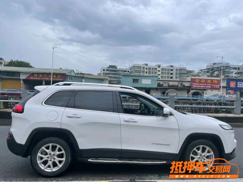 廣州17年Jeep自由光3