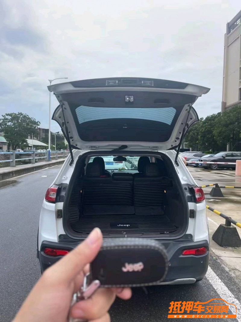 廣州17年Jeep自由光4