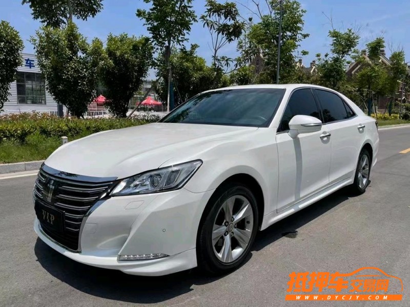盐城16年丰田皇冠3