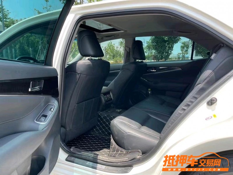 盐城16年丰田皇冠5