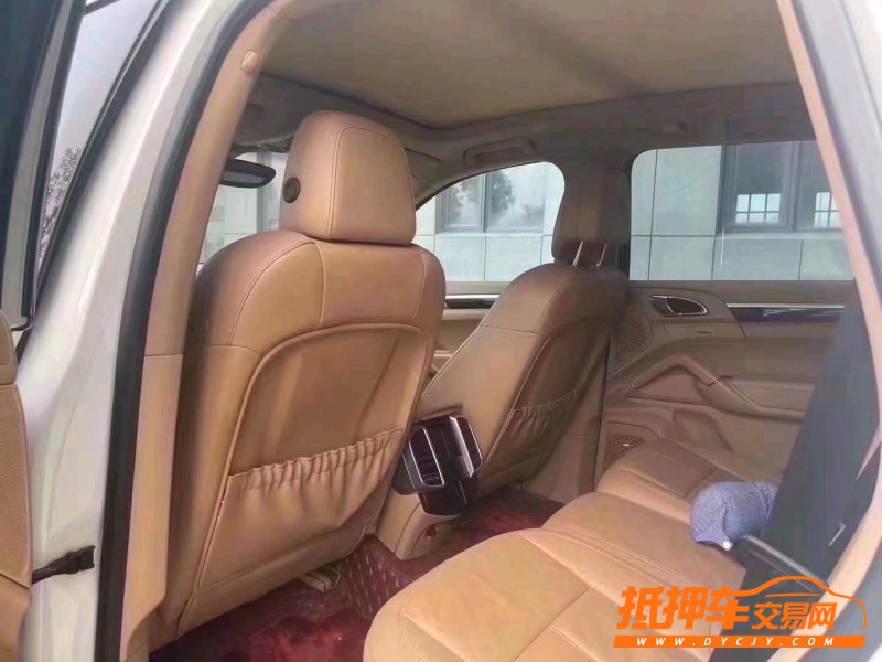 东营13年保时捷卡宴4