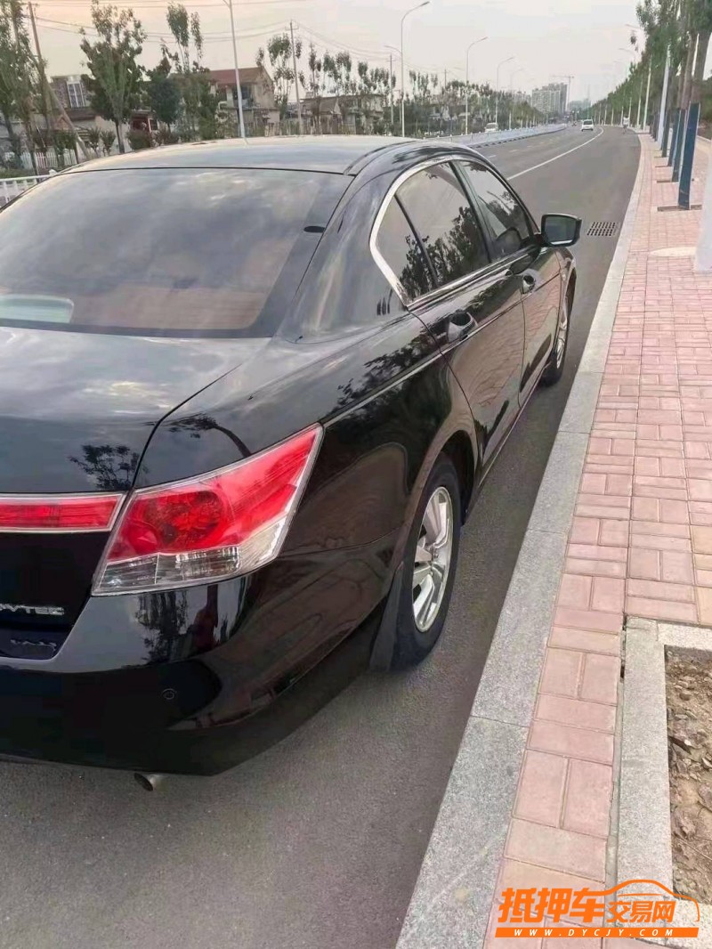 烟台09年本田雅阁4
