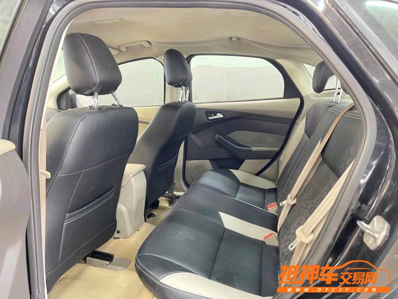 济宁13年福特福克斯6