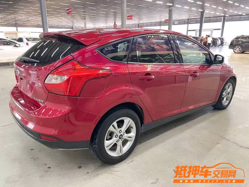 济宁13年福特福克斯8