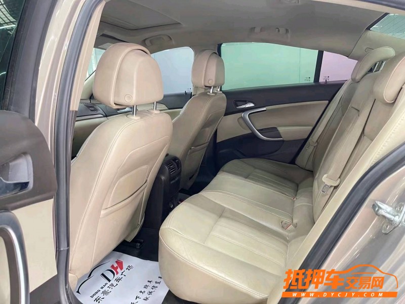 济宁13年别克君威4