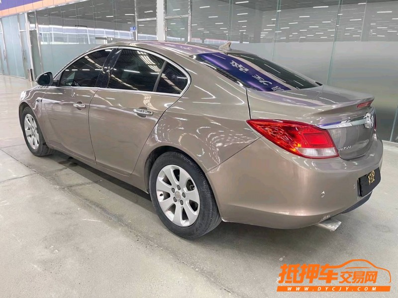 济宁13年别克君威7