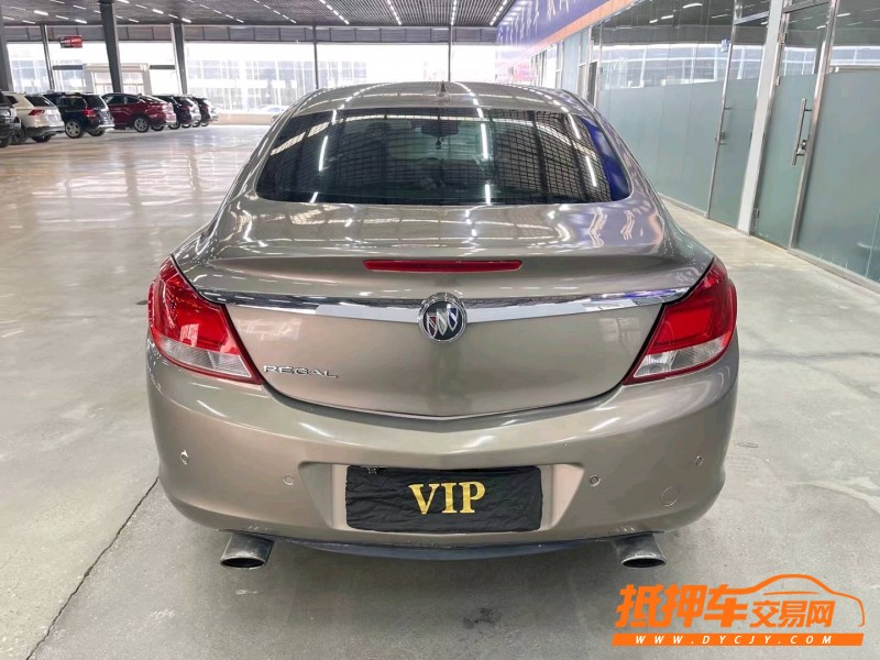 济宁13年别克君威9