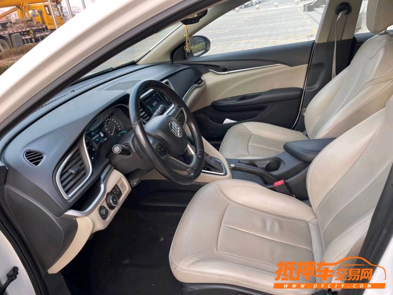 济宁19年别克英朗4