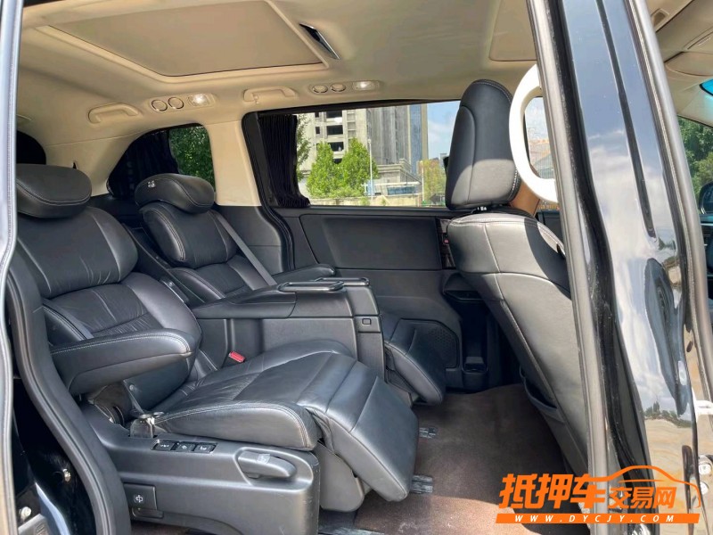 济宁16年本田艾力绅4