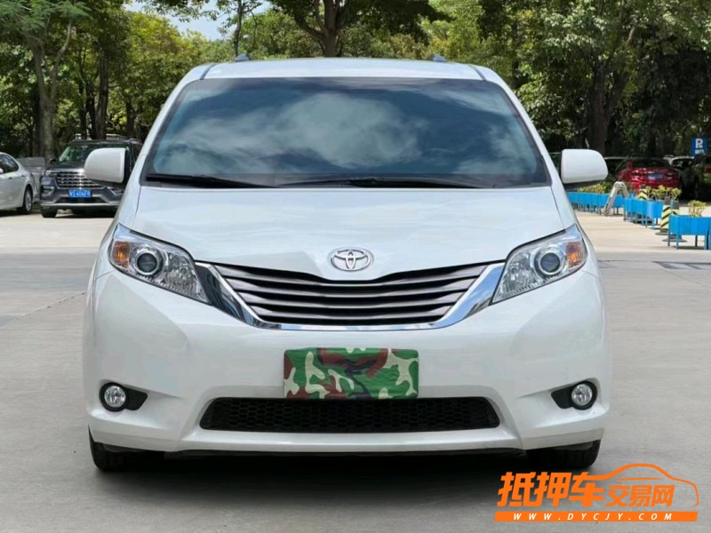 东莞17年丰田塞纳1