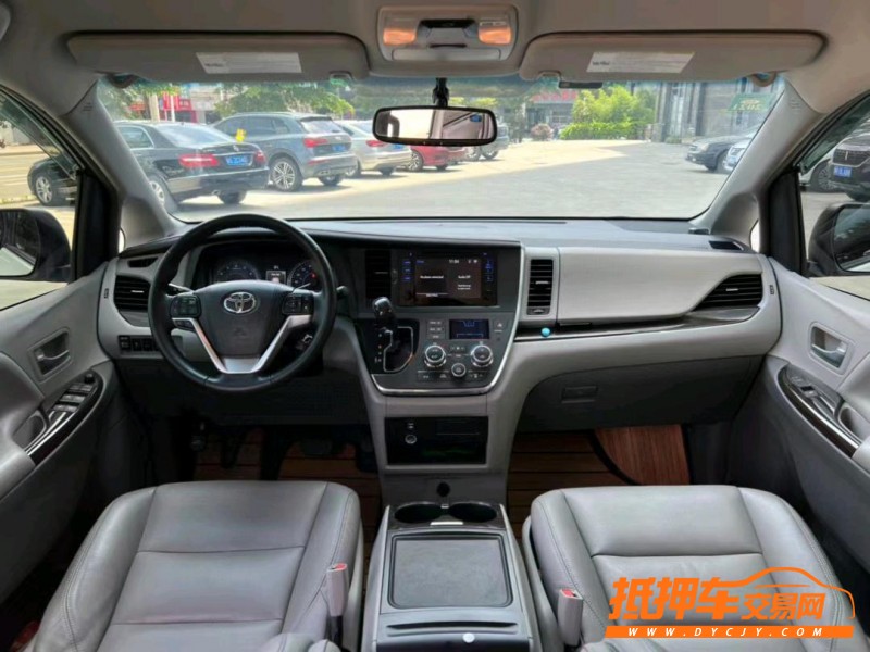 东莞17年丰田塞纳6