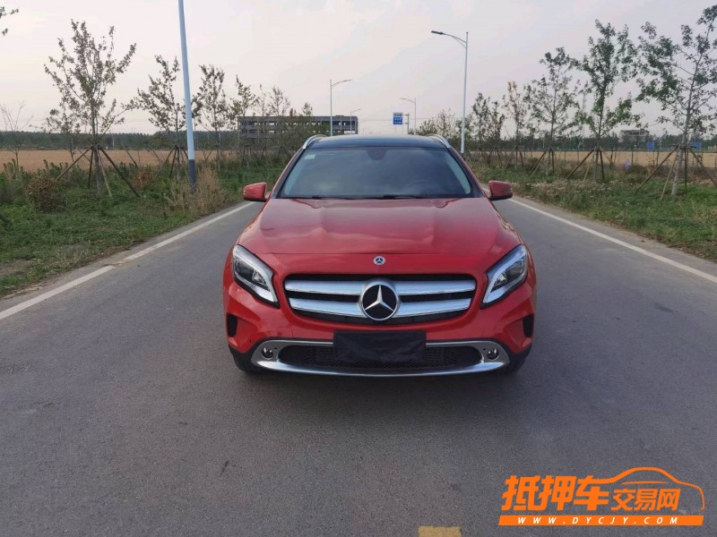 徐州17年奔驰GLA1