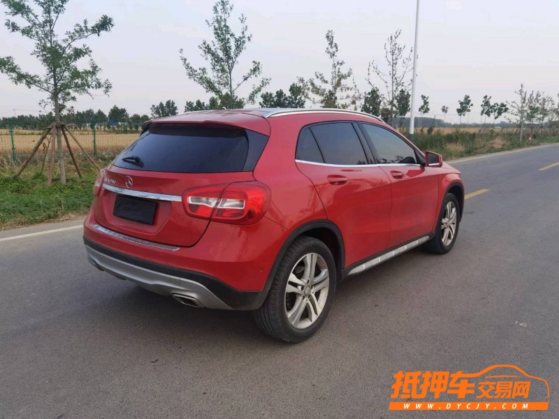 徐州17年奔驰GLA9
