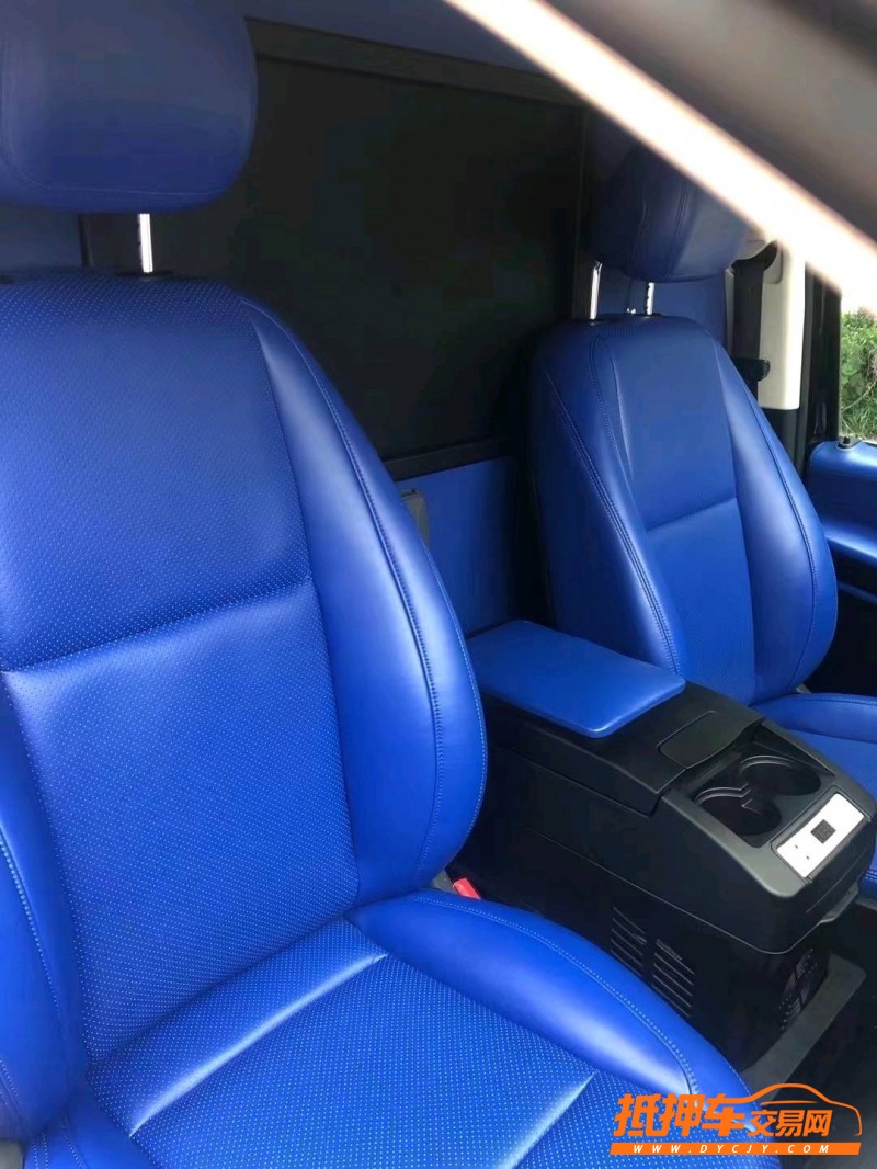 潍坊19年奔驰威霆4