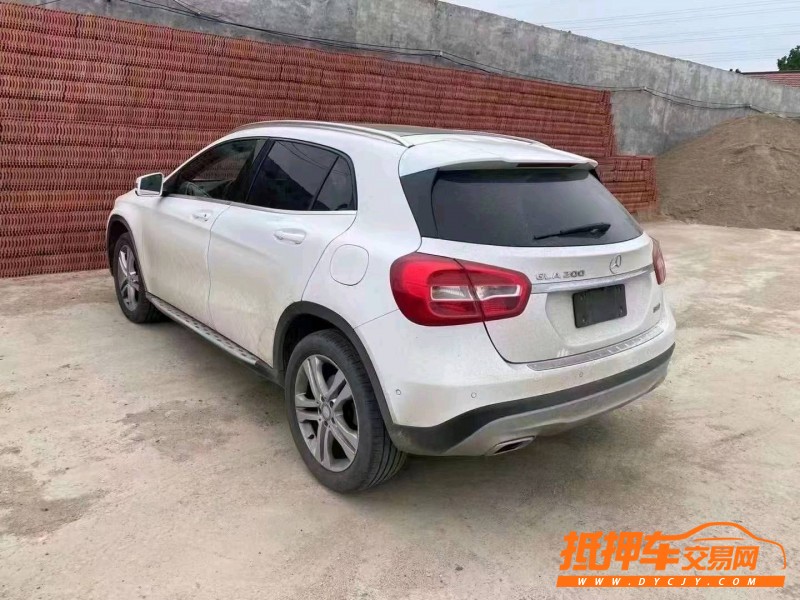 邢台17年奔驰GLA4