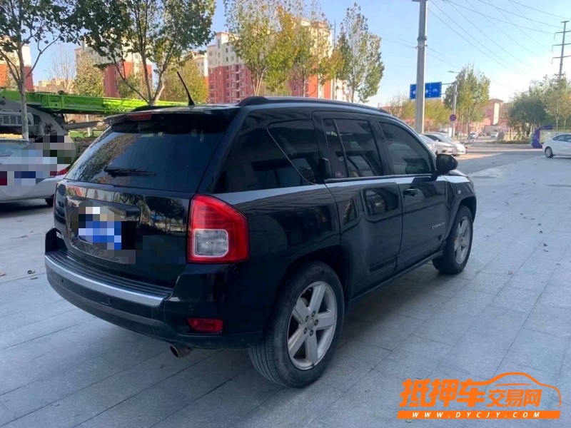 青島12年Jeep指南者8
