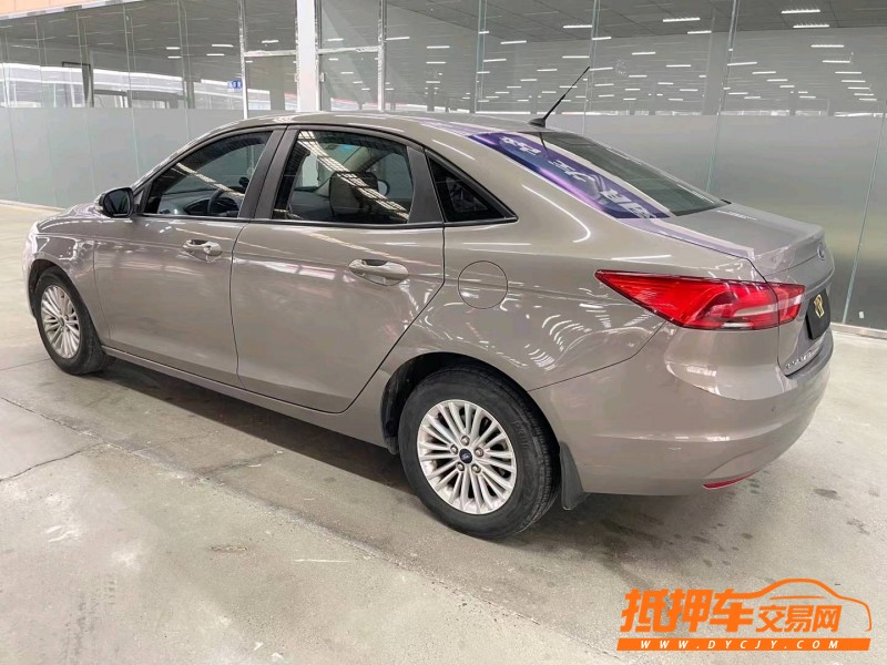 济宁16年福特福睿斯7