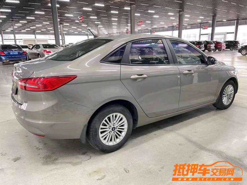 济宁16年福特福睿斯8