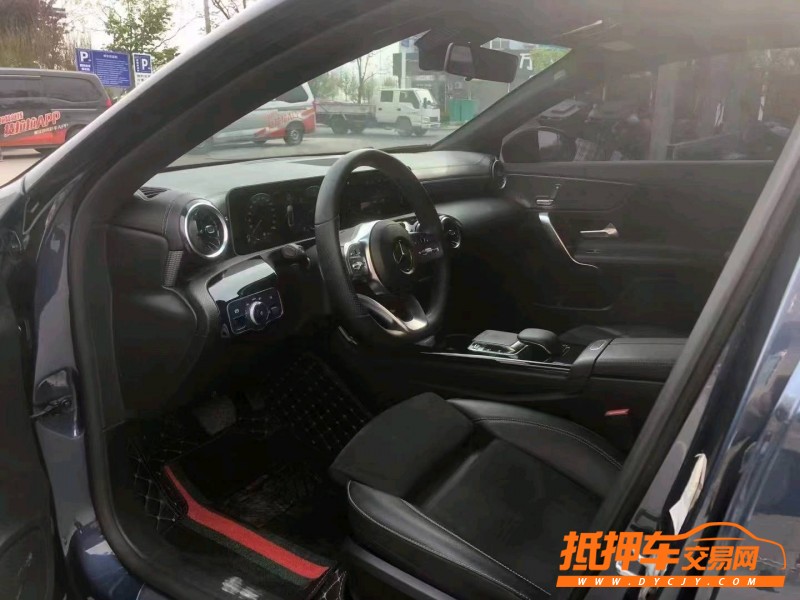 东营19年奔驰A3