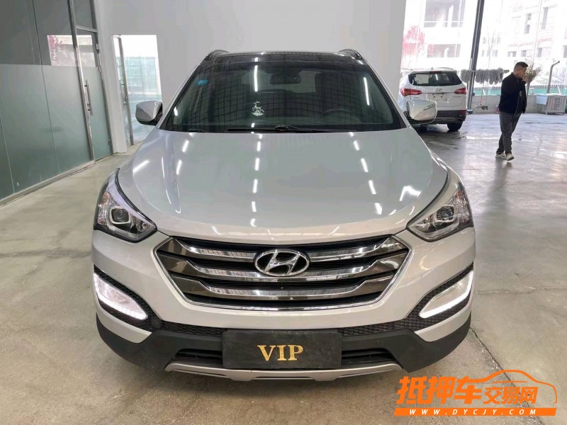 济宁13年现代全新胜达1