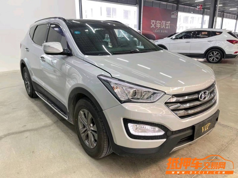 济宁13年现代全新胜达3