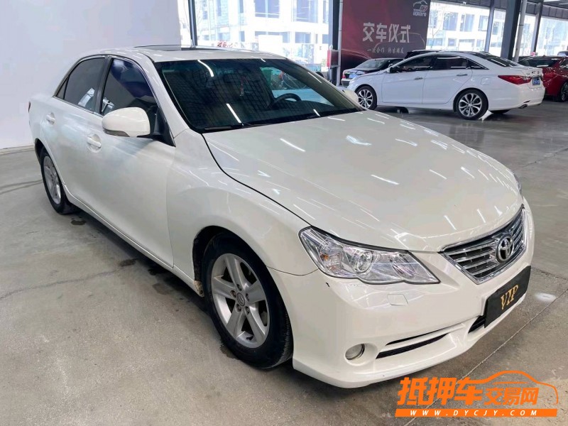 济宁11年丰田锐志7