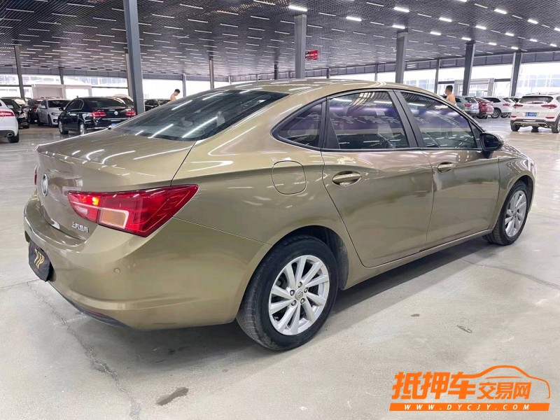 济宁16年别克威朗8