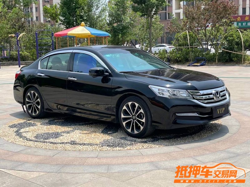 青岛16年本田雅阁7