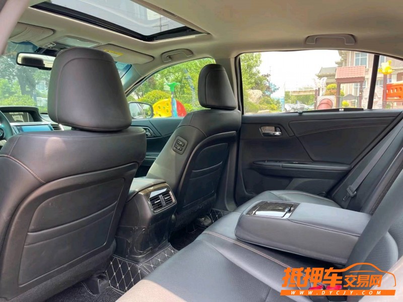 青岛16年本田雅阁6