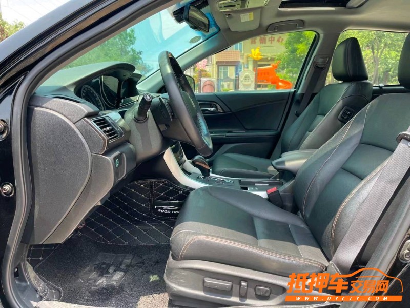 青岛16年本田雅阁5