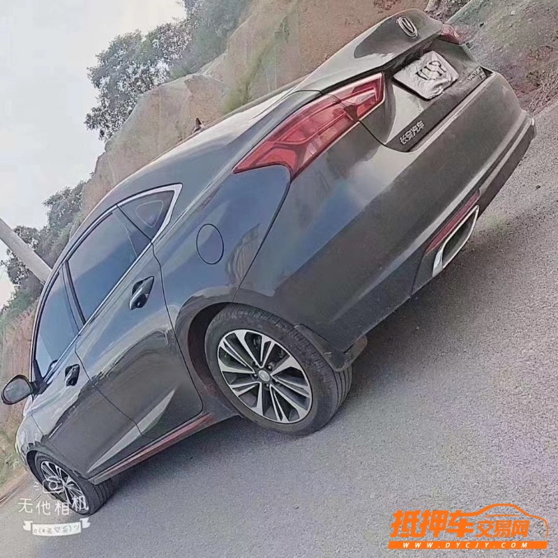常德21年長安汽車睿騁CC3