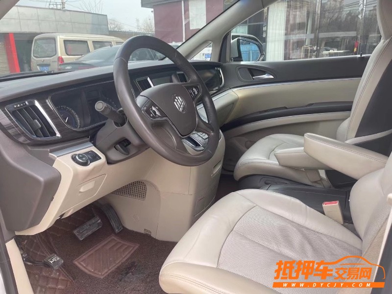 北京11年别克GL82