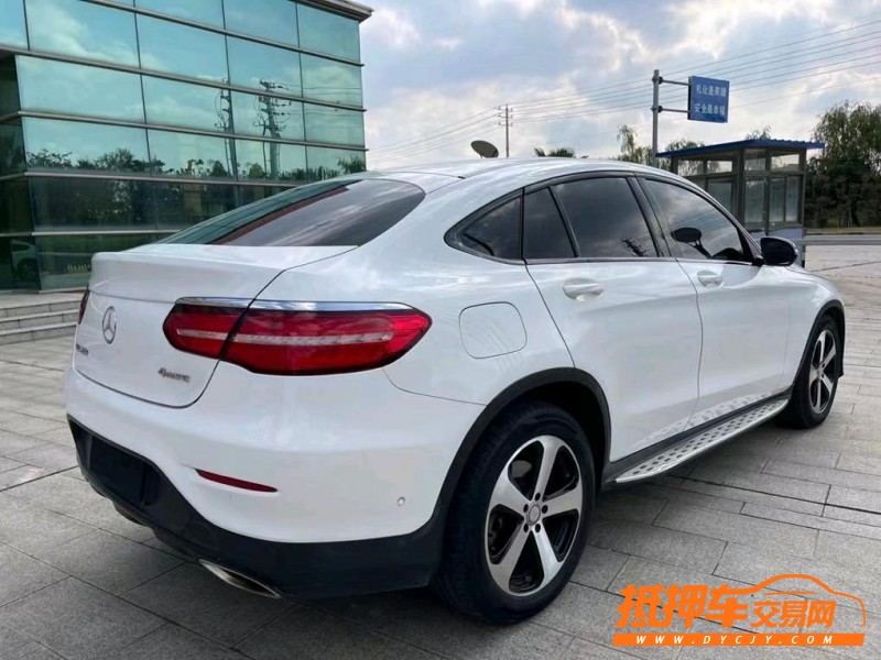 盐城17年奔驰GLC1
