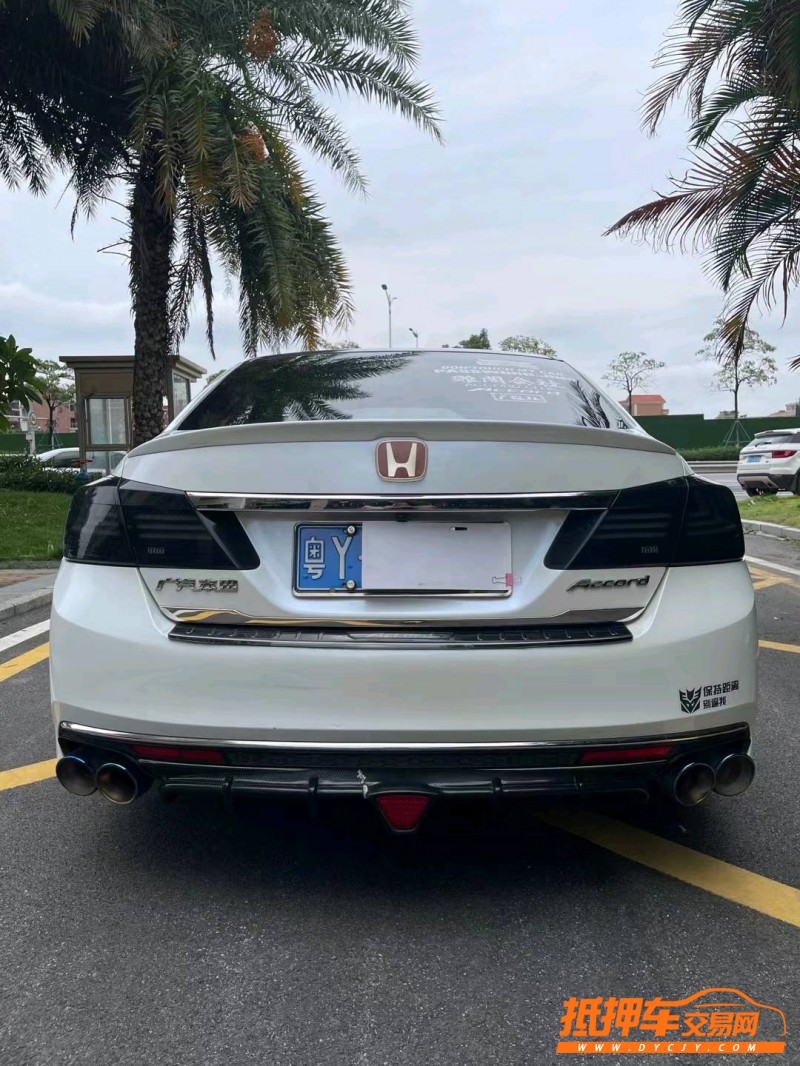 佛山17年本田雅阁2