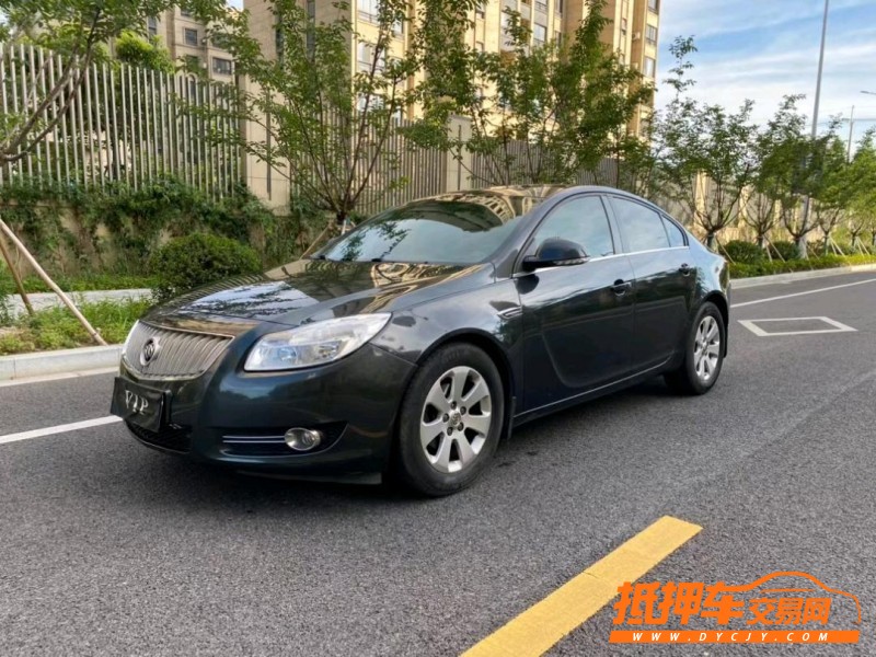 徐州12年别克君威3